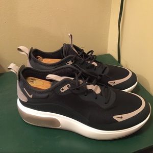 Woman’s Nike Air Max Dia 2020